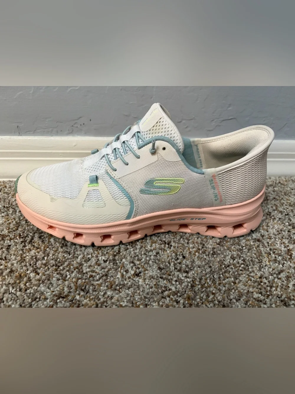 N/A skechers slip